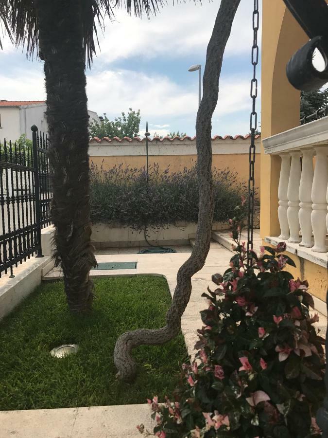 Vila Rojana Vodice Bagian luar foto