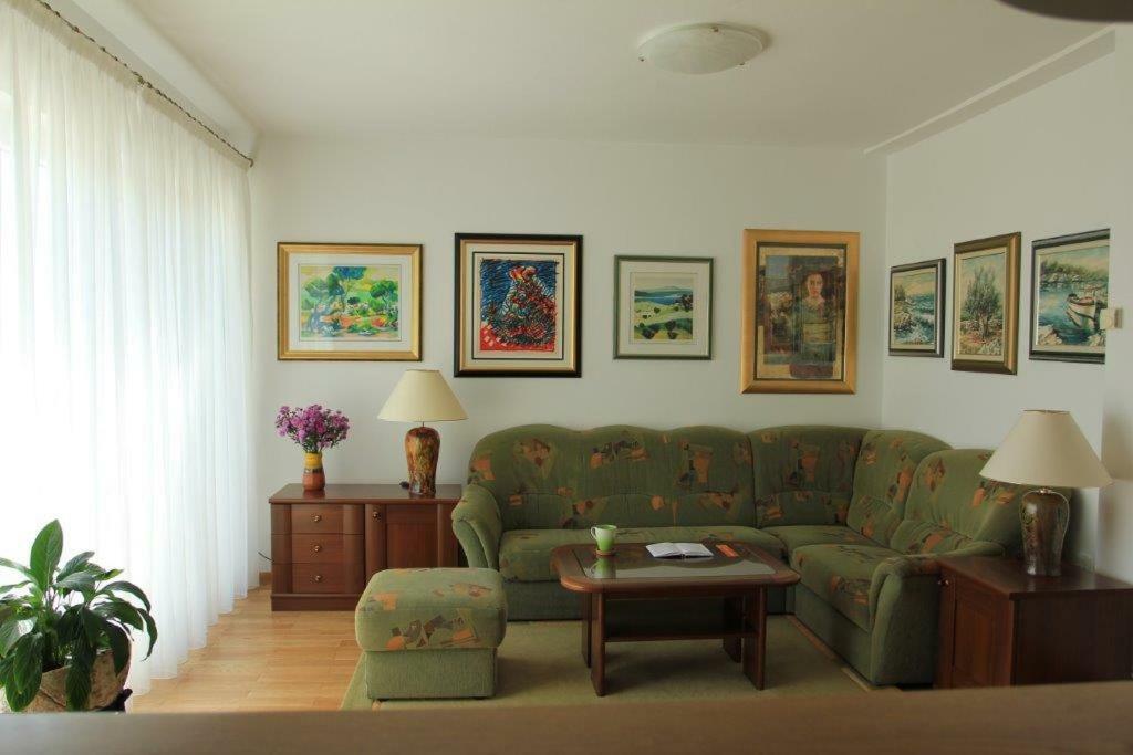 Vila Rojana Vodice Bagian luar foto
