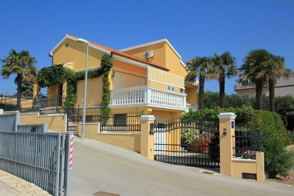 Vila Rojana Vodice Bagian luar foto