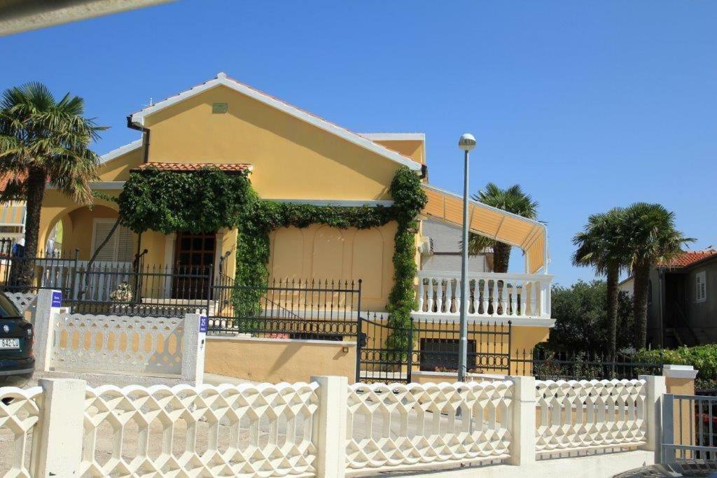 Vila Rojana Vodice Bagian luar foto